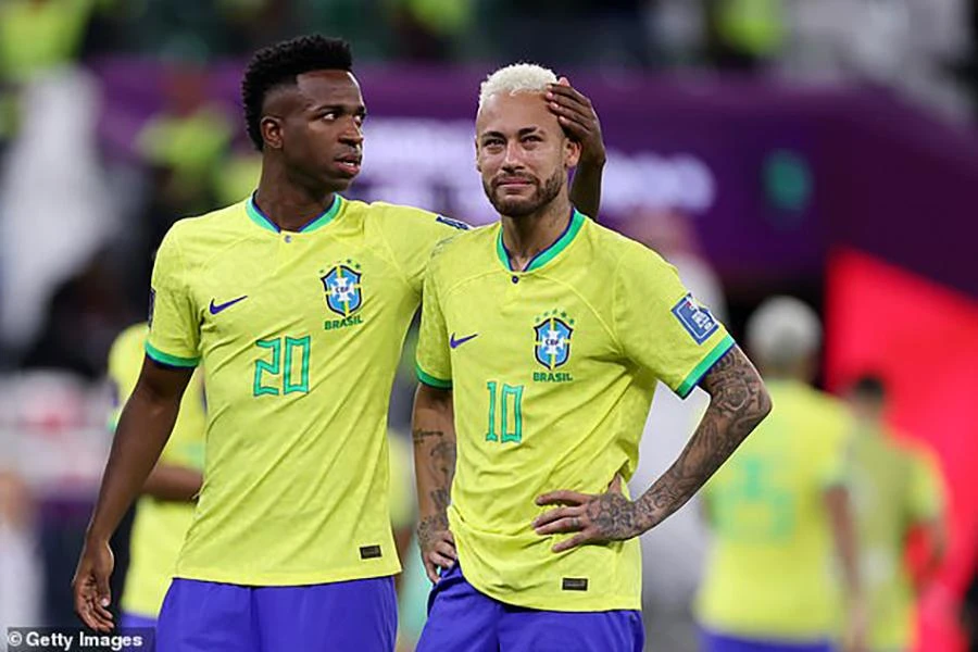 Neymar bật khóc sau khi Brazil bị loại khỏi World Cup 2022. ẢNH: GETTY Neymar bật khóc sau khi Brazil bị loại khỏi World Cup 2022. ẢNH: GETTY