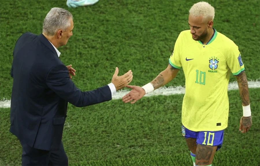 Neymar gửi tình cảm đặc biệt đến Tite. ẢNH: REX