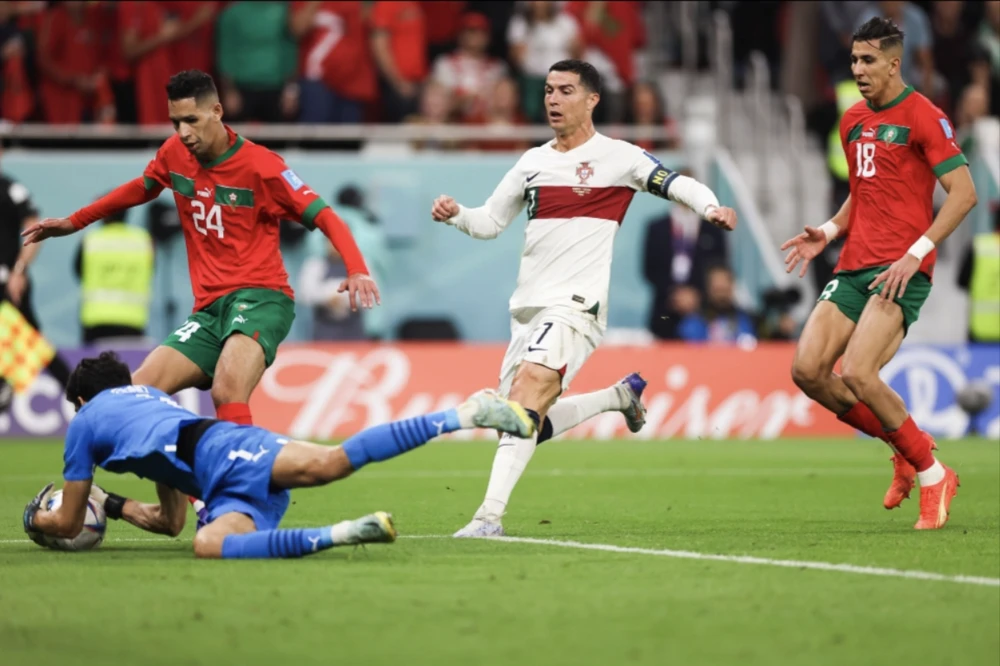 Ronaldo không thể xuyên thủng lưới Morocco khiến Bồ Đào Nha bị loại ở tứ kết World Cup 2022. ẢNH: EPA Ronaldo không thể xuyên thủng lưới Morocco khiến Bồ Đào Nha bị loại ở tứ kết World Cup 2022. ẢNH: EPA