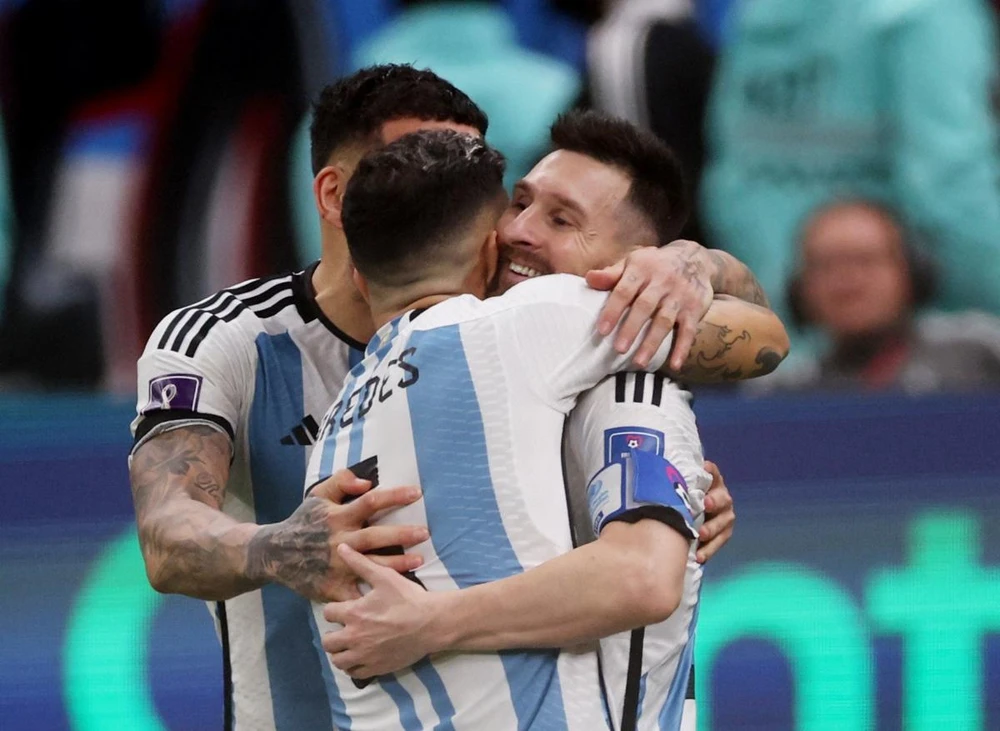 Messi tỏa sáng với cú đúp bàn thắng giúp Argentina có lợi thế rất lớn ở hiệp 2. Ảnh: Getty