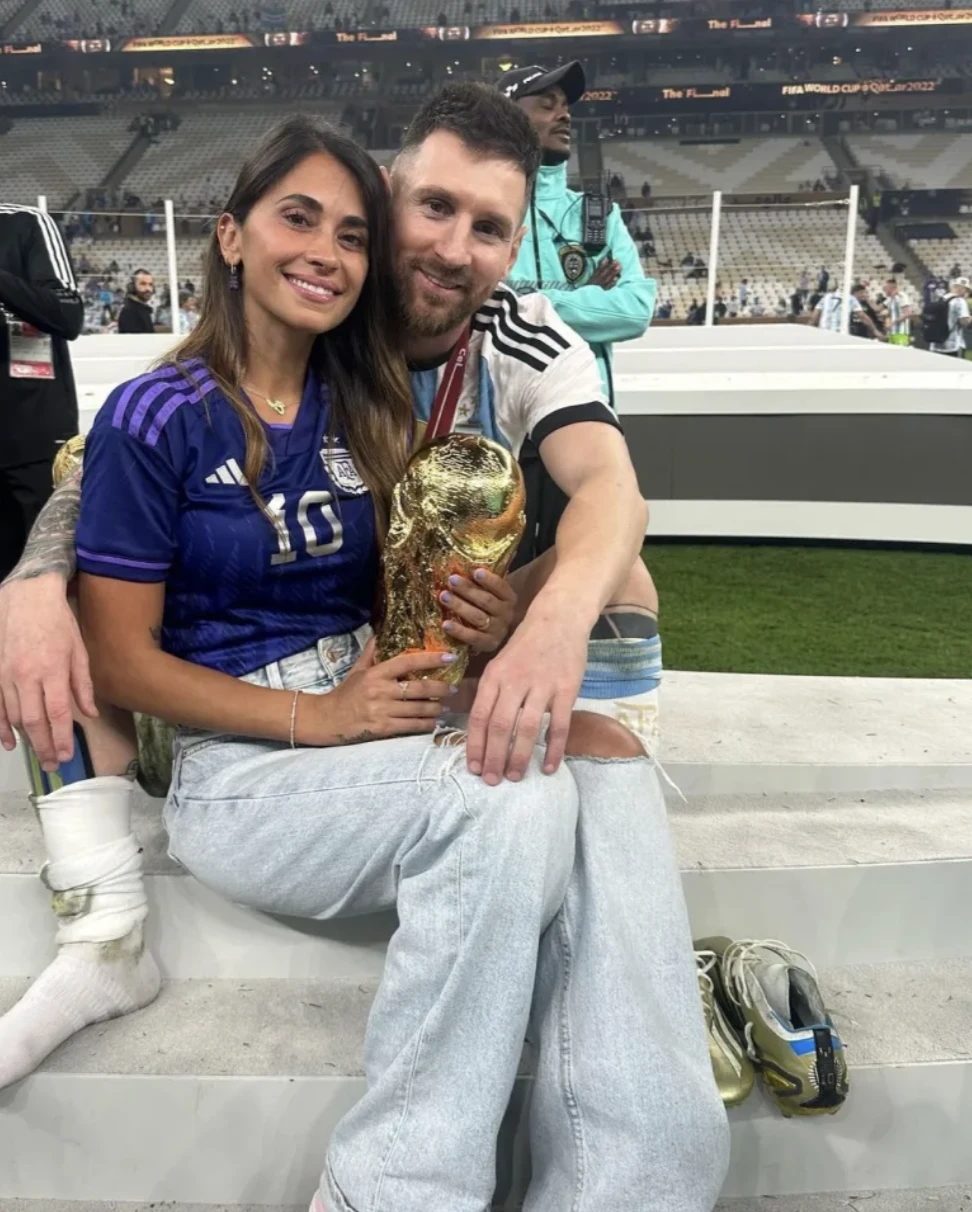 Messi hạnh phúc bên vợ Antonela Roccuzzo. ẢNH: INTAGRAM ANTONELA ROCCUZZO