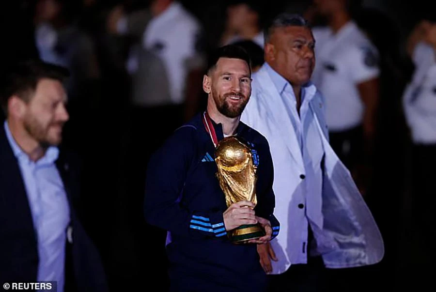 Nụ cười rạng rỡ trên môi Messi. ẢNH: REUTERS Nụ cười rạng rỡ trên môi Messi. ẢNH: REUTERS