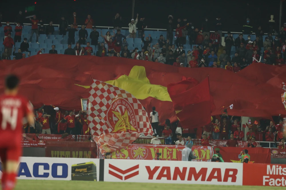 Việt Nam thắng đậm Malaysia lên ngôi đầu bảng AFF Cup ảnh 51