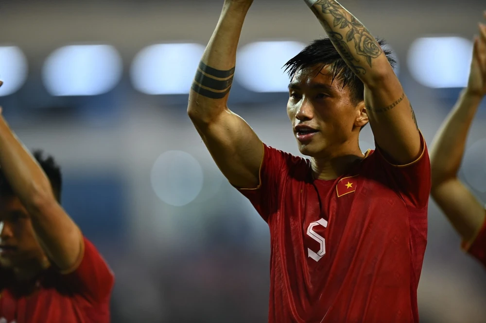 Việt Nam thắng đậm Malaysia lên ngôi đầu bảng AFF Cup ảnh 67