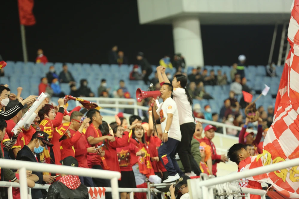 Việt Nam thắng đậm Malaysia lên ngôi đầu bảng AFF Cup ảnh 34