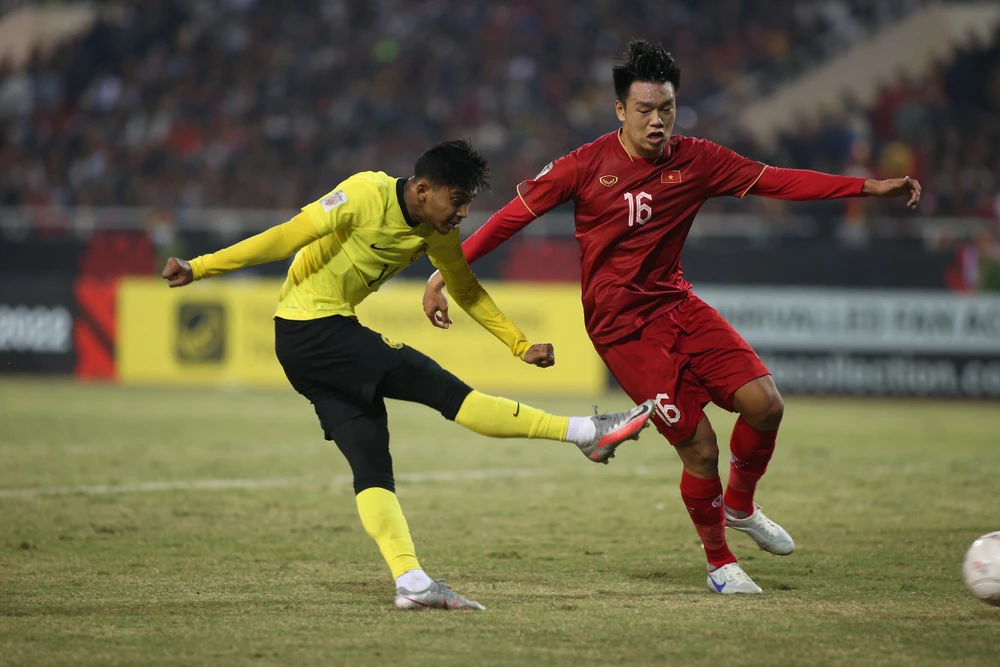 Việt Nam thắng đậm Malaysia lên ngôi đầu bảng AFF Cup ảnh 49
