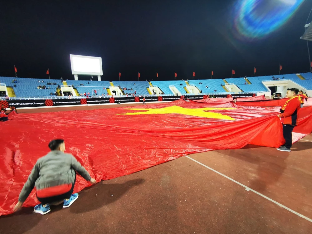 Việt Nam thắng đậm Malaysia lên ngôi đầu bảng AFF Cup ảnh 23