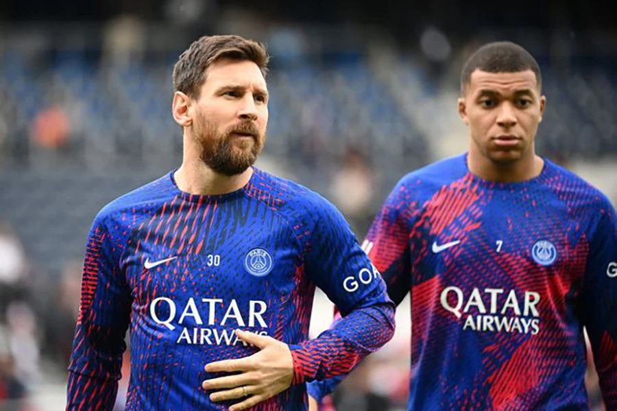 Mundo Deportivo nói Mbappe muốn rời PSG gia nhập Barca vì mâu thuẫn với Messi. ẢNH: GETTY