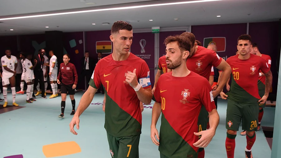 Bernardo Silva khẳng định việc Cristiano Ronaldo bị loại khỏi đội hình là rất bình thường. ẢNH: GETTY