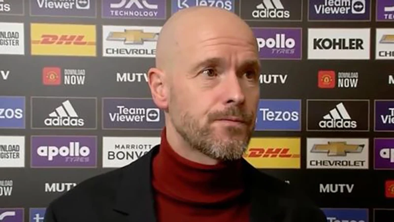 HLV Erik Ten Hag nghĩ rằng tình trạng chấn thương của De Beek là rất nghiêm trọng. ẢNH: MIRROR