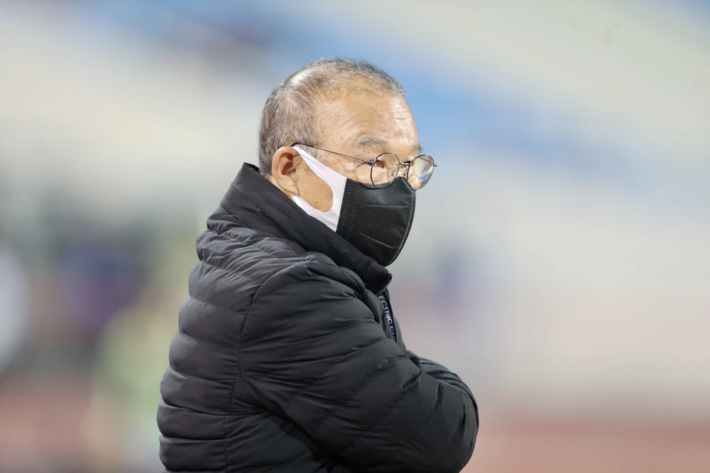 HLV Park Hang-seo trên sân Mỹ Đình. ẢNH: HẢI THỊNH