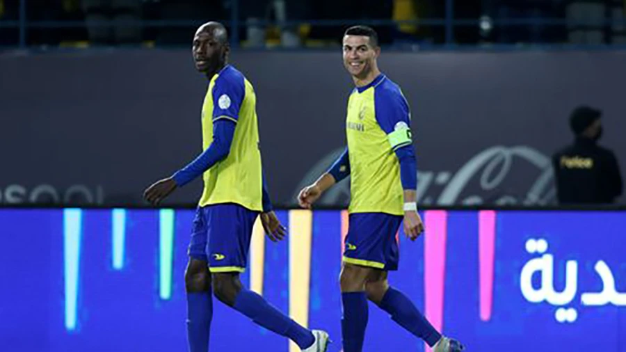 Ronaldo rất vui vẻ chơi bóng cho Al Nassr. ẢNH: GETTY Ronaldo rất vui vẻ chơi bóng cho Al Nassr. ẢNH: GETTY
