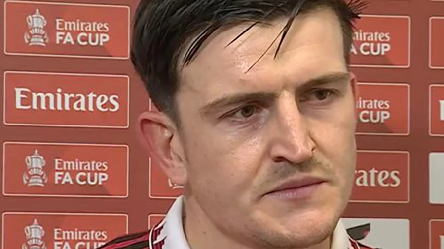 Maguire tập luyện chăm chỉ để sẵn sàng lấy lại vị trí chính thức trong đội hình của Ten Hag. ẢNH: MIRROR