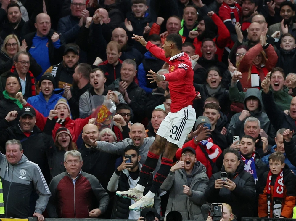 Rashford tiếp tục tỏa sáng với bàn thắng nhân đôi cách biệt cho MU. Ảnh: Getty