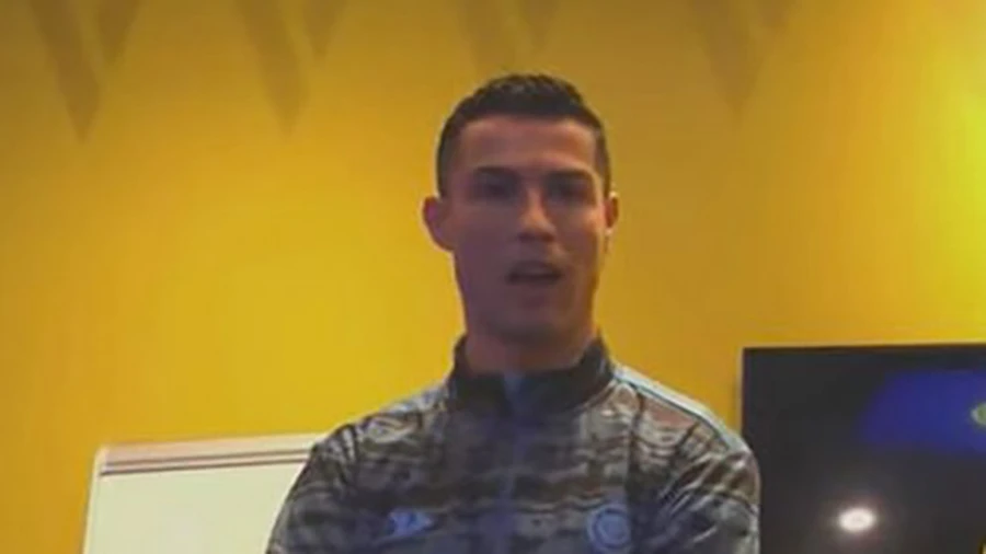 Ronaldo chia sẻ mong muốn phát triển toàn diện bóng đá Saudi Arabia, bao gồm bóng đá nam, nữ và đội trẻ. ẢNH: MIRROR