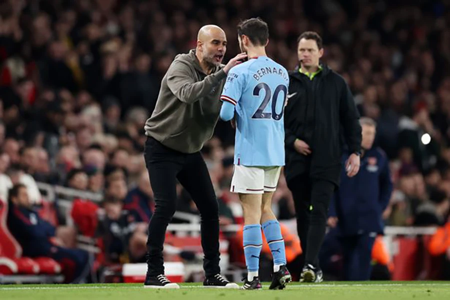 Pep Guardiola ca ngợi màn trình diễn của Bernardo Silva. ẢNH: GETTY