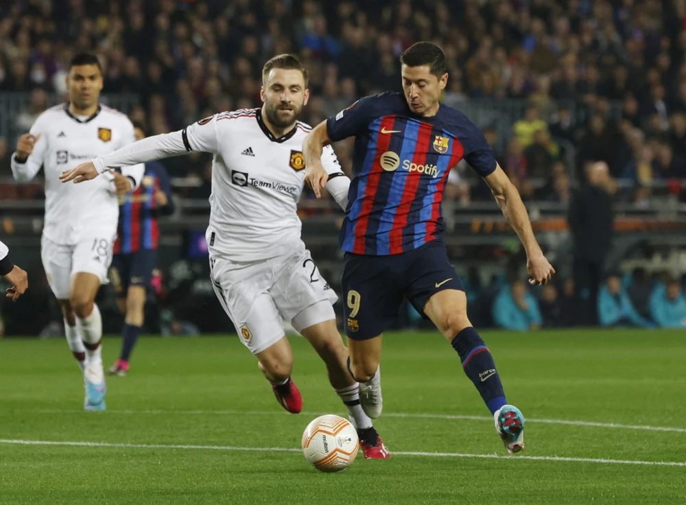 MU sẽ phải chia đều lực lượng để chuẩn bị cho trận lượt về vòng 1/8 Europa League với Barca trên sân Old Trafford. Ảnh: Getty