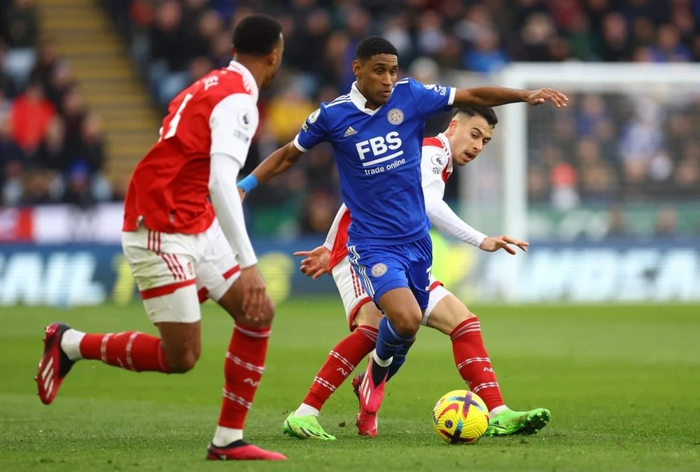 Trận thua này không làm ảnh hưởng đến vị trí của Bầy cáo. Ảnh: Getty