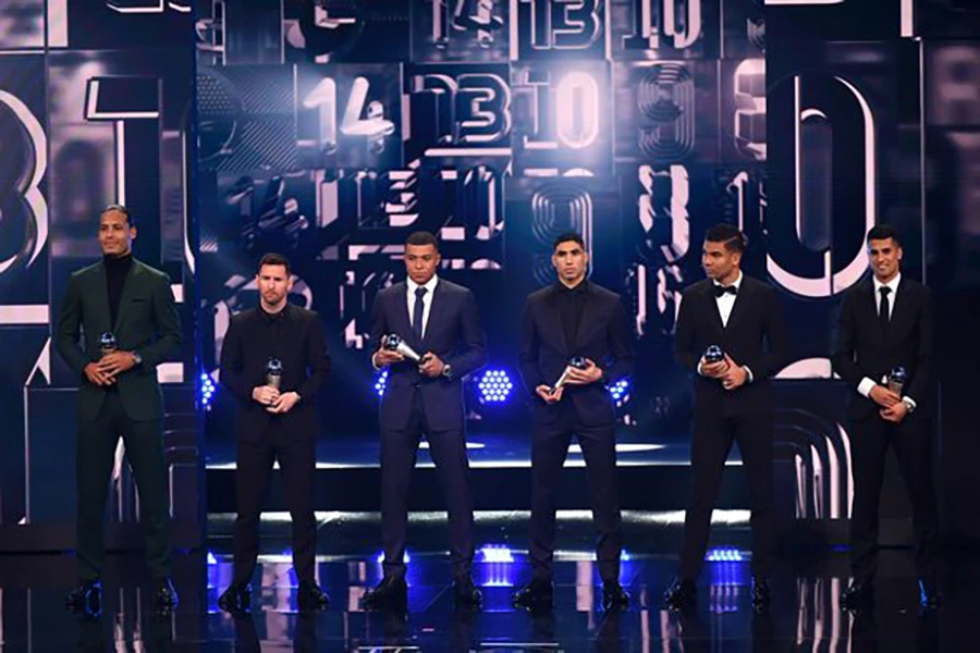 Đội hình xuất sắc nhất năm của bóng đá nam. ẢNH: GETTY