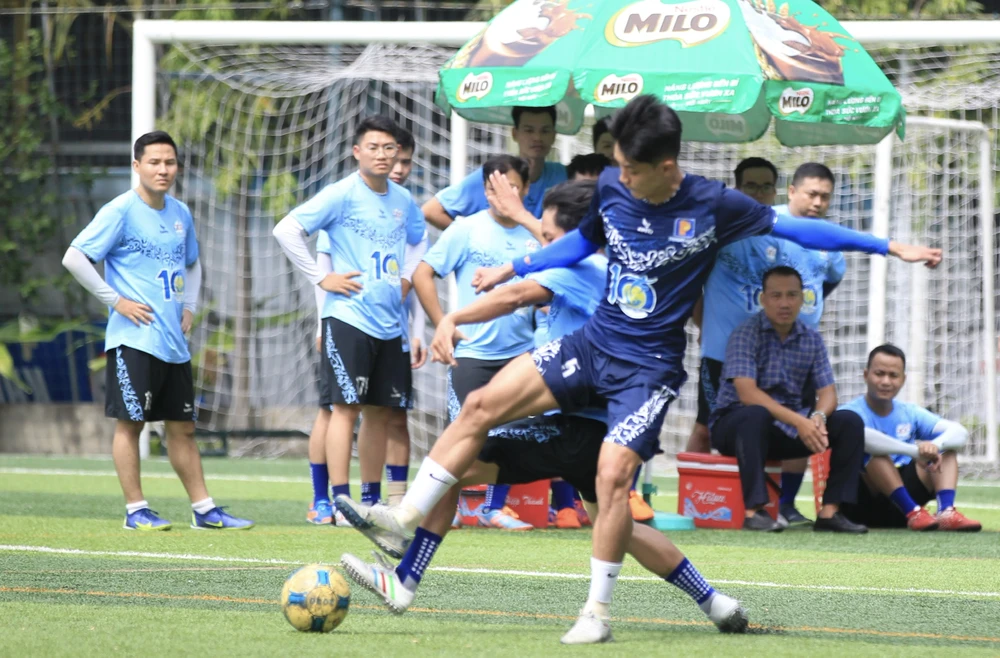 Trận Petrolimex thắng Thái Sơn Solf 8-1.