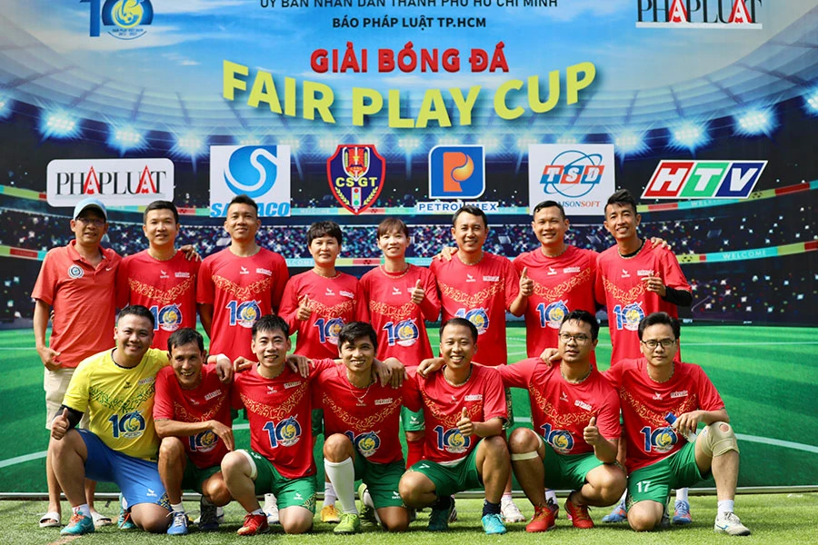 Giữ chân cho World Cup và hẹn dịp khác Thùy Trang nhé!