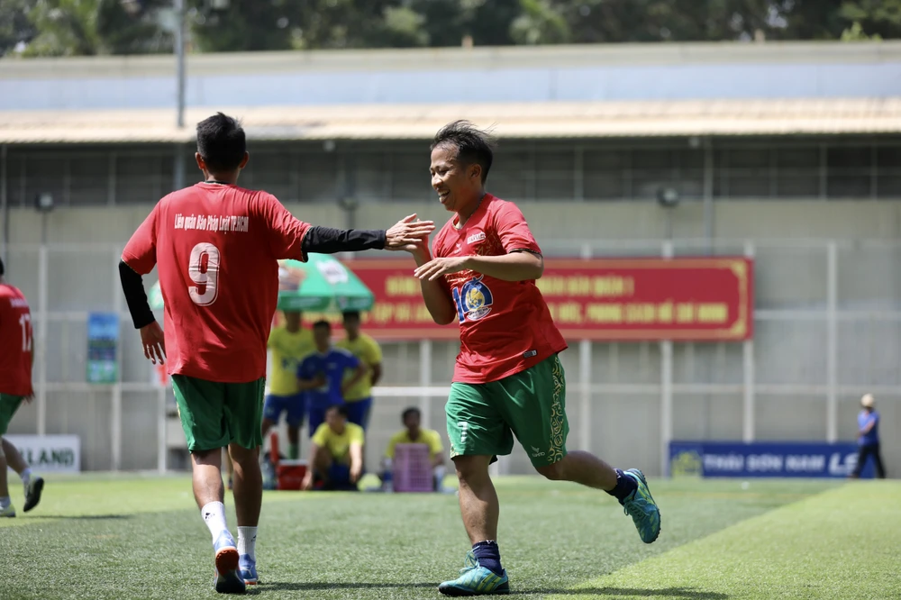 Chung cuộc liên quân của báo Pháp Luật TP.HCM thắng HTV với tỉ số 8-1.