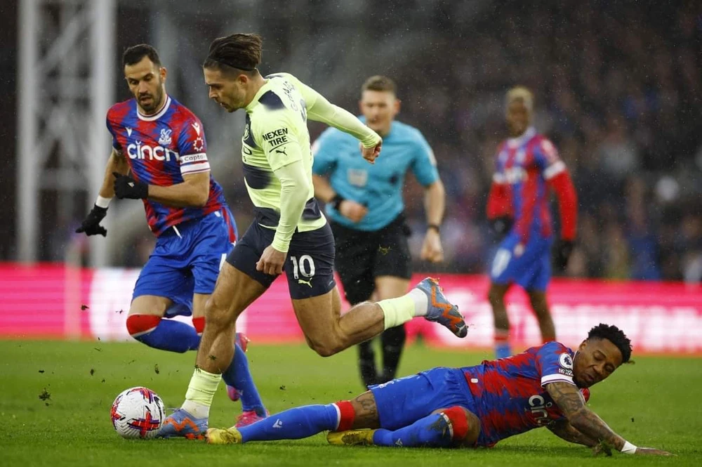 Crystal Palace đã gây ra không ít khó khăn cho Man City bằng lối chơi phòng ngự khó chịu. Ảnh: Getty