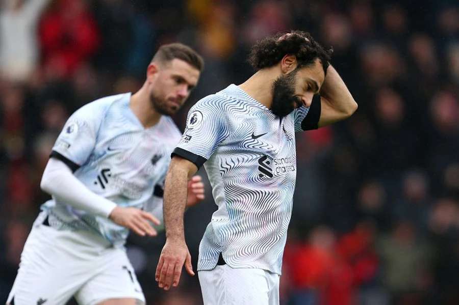 Salah thất vọng vì đá hỏng 11m. ẢNH: GETTY