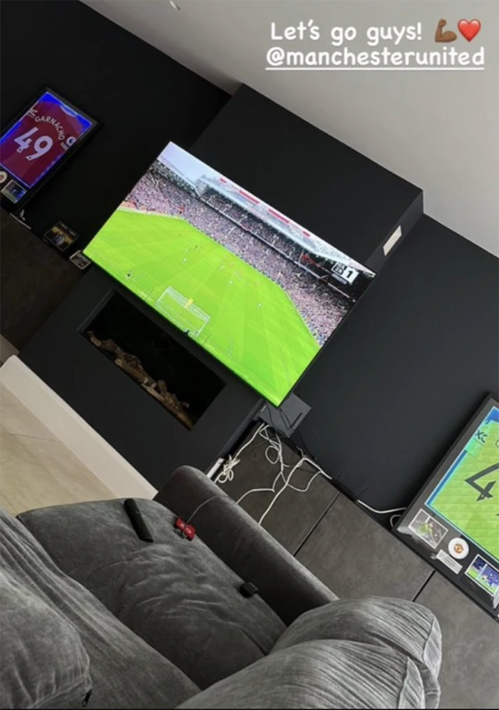 Bức ảnh thay đổi của Garnacho đã xóa chiếc thuốc lá điện tử. ẢNH: INSTAGRAM GARNACHO