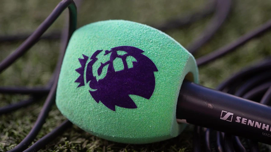 Phóng viên đài Sky TV sẽ bị cấm tác nghiệp một thời gian vì dẫn bạn gái vào phòng thay đồ đội bóng. ẢNH: GETTY