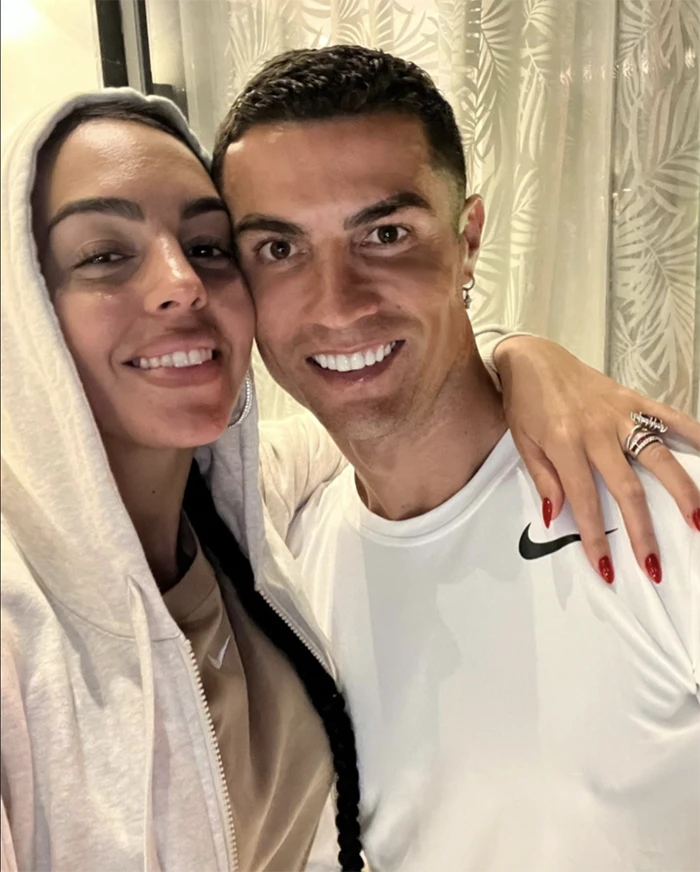 Ronaldo và Georgina quen nhau từ năm 2016. ẢNH: SUN SPORTS