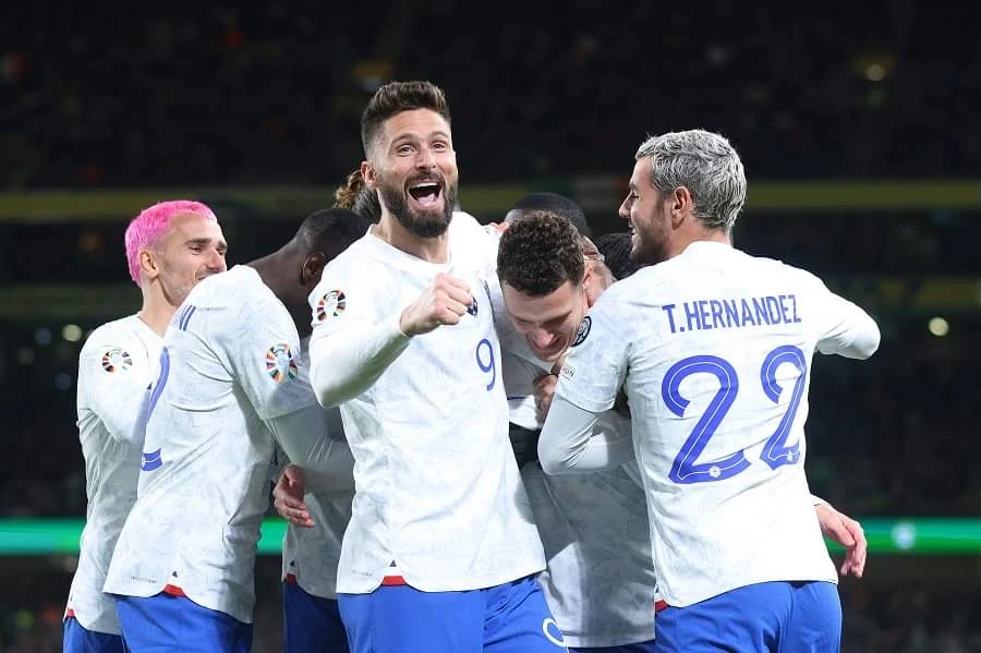 Pháp rất nhọc nhằn mới có thể giành được 3 điểm trước Ireland. Ảnh: Getty