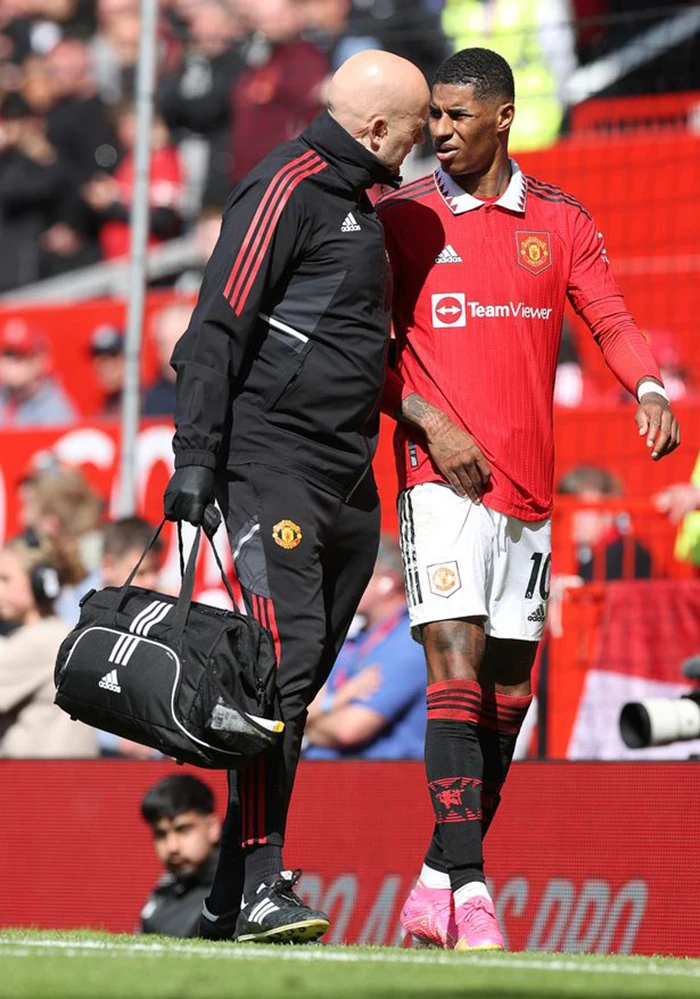 Ten Hag cho rằng chấn thương của Rashford có vẻ không ổn. ẢNH: GETTY