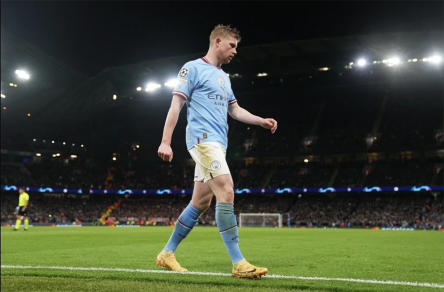 De Bruyne có thể tự mình rời sân ra nghỉ. ẢNH: GETTY