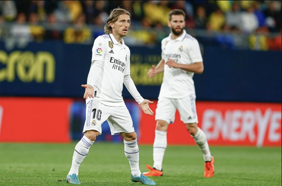 Luka Modric thẳng thừng chỉ trích trọng tài Orsato. ẢNH: REX