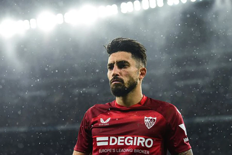 Telles đang chơi cho Sevilla dưới dạng cho mượn. ẢNH: GETTY Telles đang chơi cho Sevilla dưới dạng cho mượn. ẢNH: GETTY