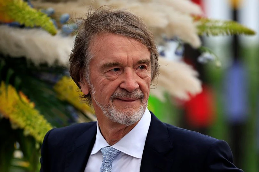 Sir Jim Ratcliffe khiến các fan MU phẫn nộ vì muốn giữ nhà Glazer ở lại Old Trafford. ẢNH: GETTY