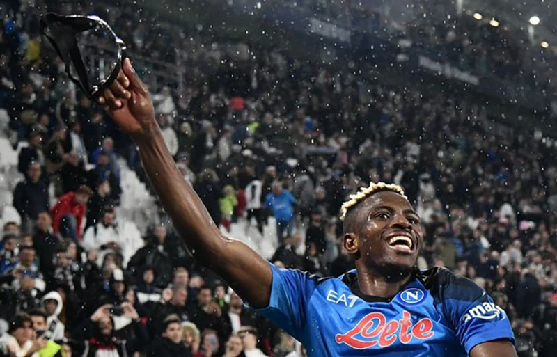 Osimhen đang giúp Napoli bay cao và tiến gần đến ngôi vô địch Serie A. ẢNH: GETTY