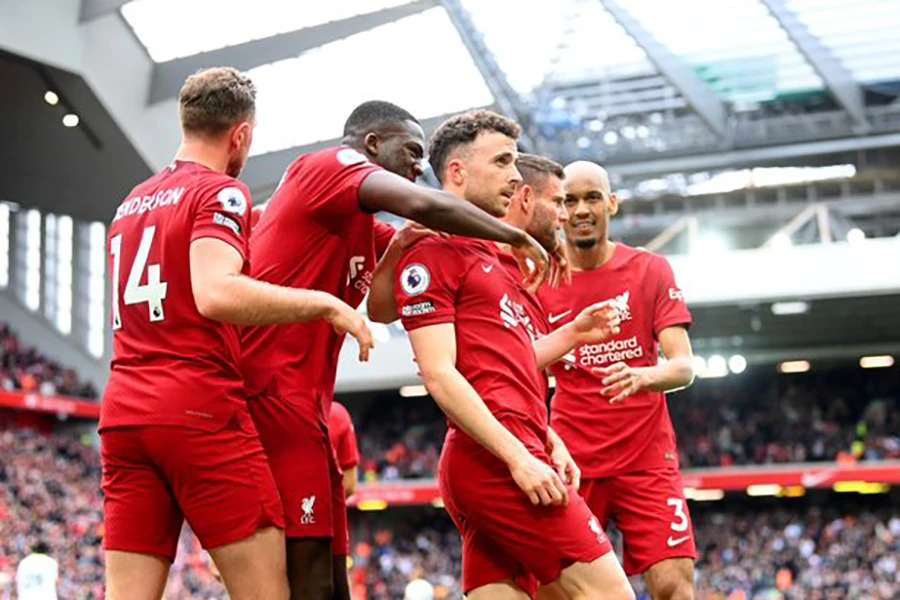 Jota ấn định tỉ số 4-3 và cùng các đồng đội ăn mừng đầy phấn khích. ẢNH: GETTY Jota ấn định tỉ số 4-3 và cùng các đồng đội ăn mừng đầy phấn khích. ẢNH: GETTY