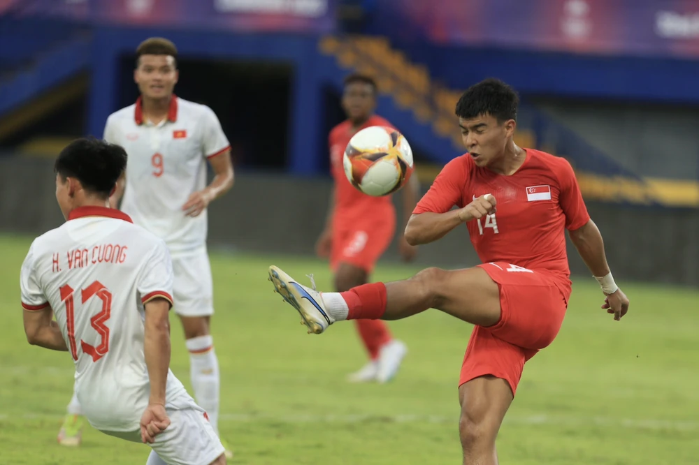 Hạ gục Singapore, U-22 Việt Nam dẫn đầu bảng B SEA Games 32 ảnh 18