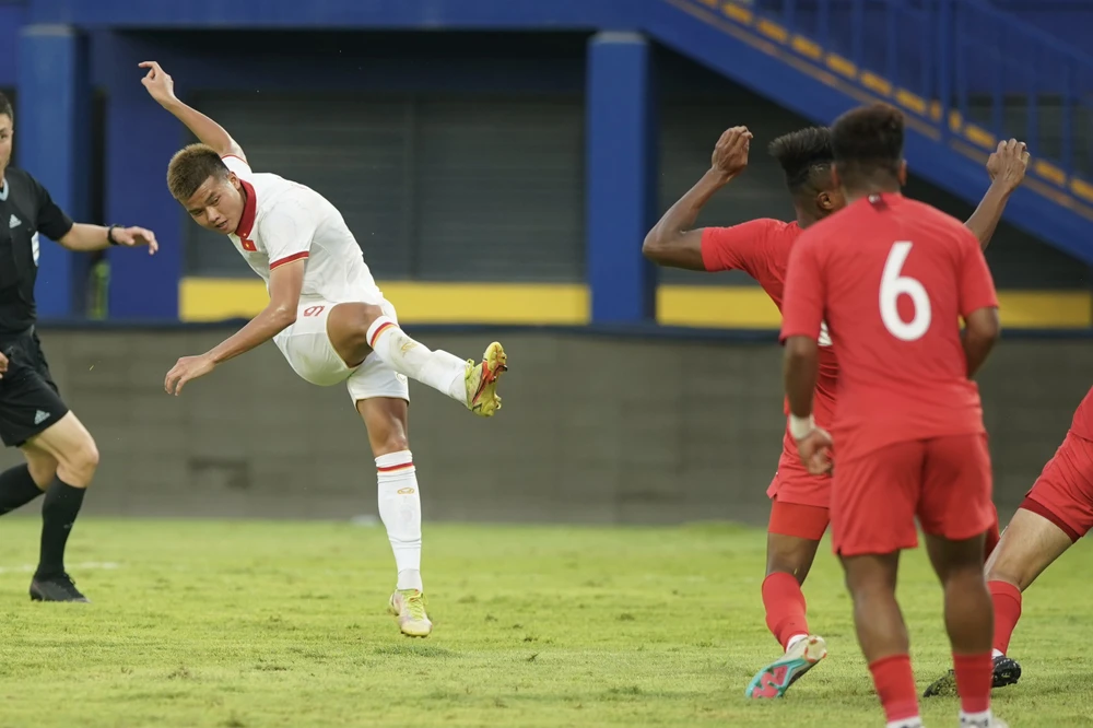 Hạ gục Singapore, U-22 Việt Nam dẫn đầu bảng B SEA Games 32 ảnh 20