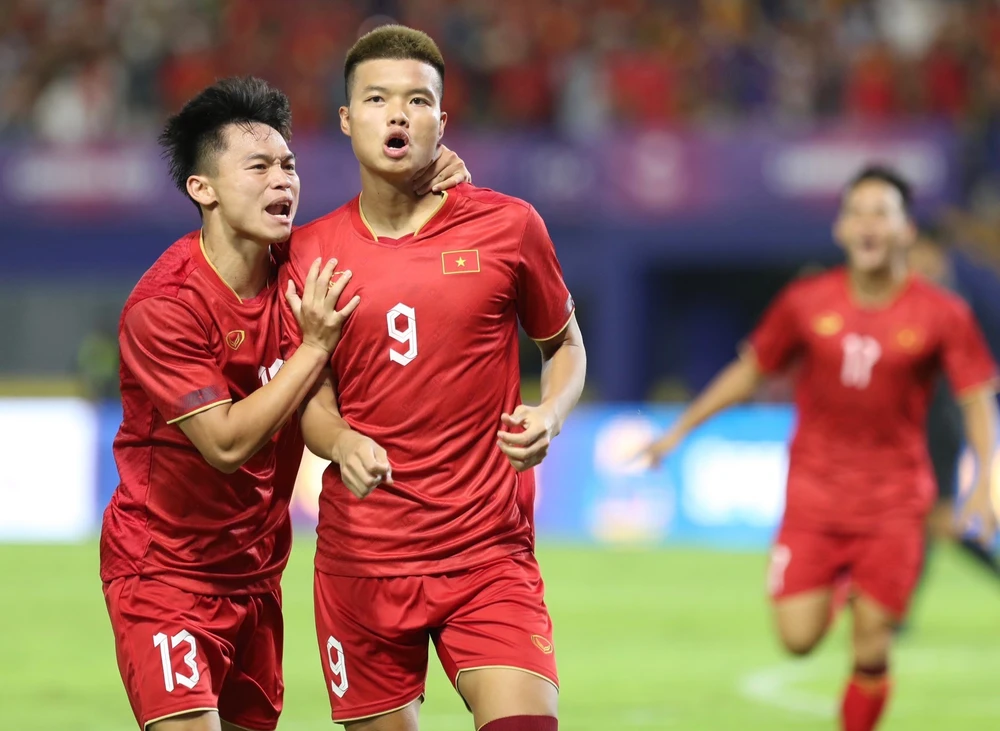 Văn Tùng là người "mở hàng" bàn thắng cho U-22 Việt Nam tại SEA Games 32. ẢNH: ANH PHƯƠNG