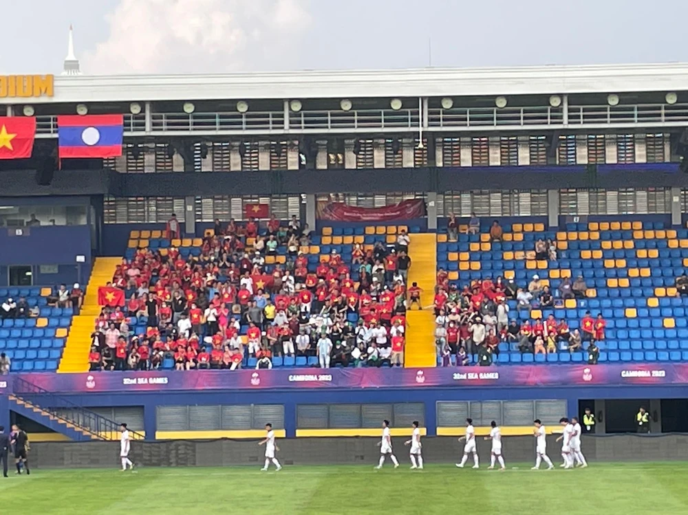 Hạ gục Singapore, U-22 Việt Nam dẫn đầu bảng B SEA Games 32 ảnh 8