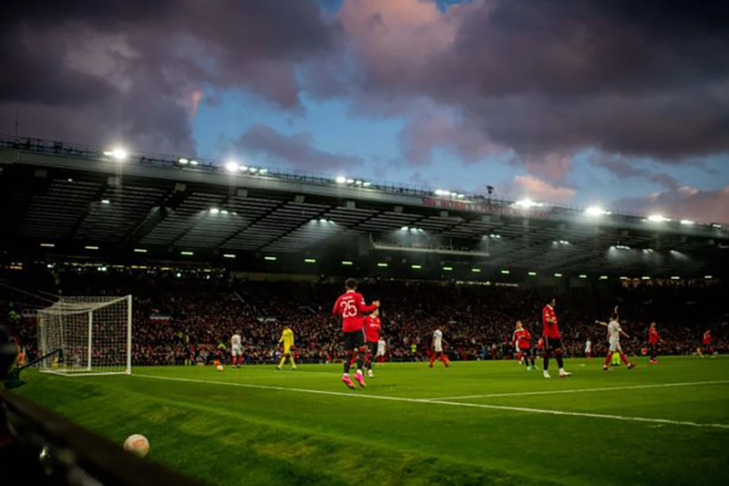 Sân Old Trafford sẽ được đại tu từ nguồn tiền 800 triệu bảng Anh. ẢNH: GETTY Sân Old Trafford sẽ được đại tu từ nguồn tiền 800 triệu bảng Anh. ẢNH: GETTY