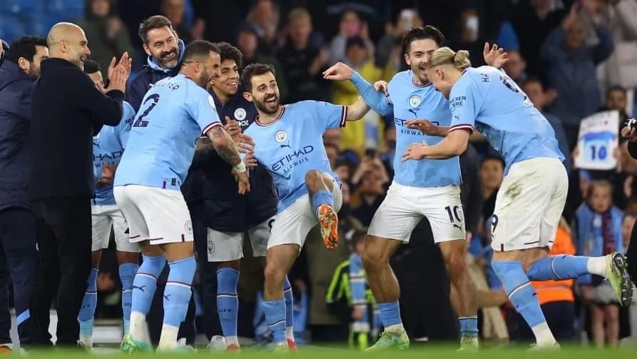 Erling Haaland chính thức vượt qua 2 huyền thoại Andy Cole và Shearer khi ghi được 35 bàn thắng ở Premier League. Ảnh: Getty