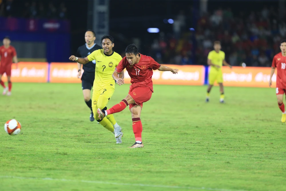Việt Nam vẫn đang cố gắng giữ lợi thế trước Malaysia.