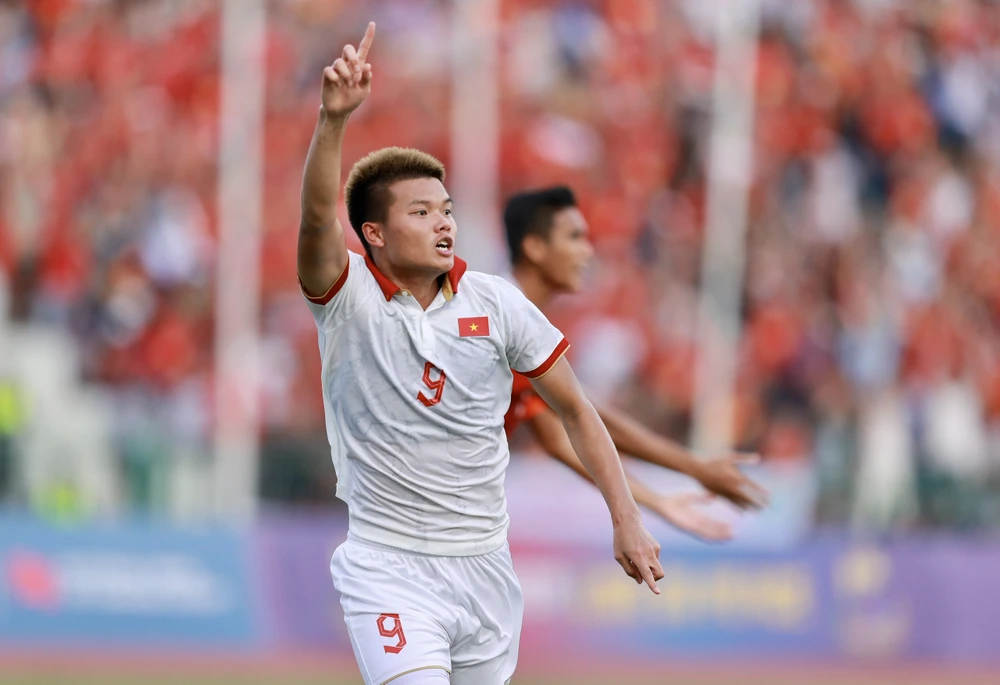 "Gà son" Văn Tùng lại tỏa sáng.