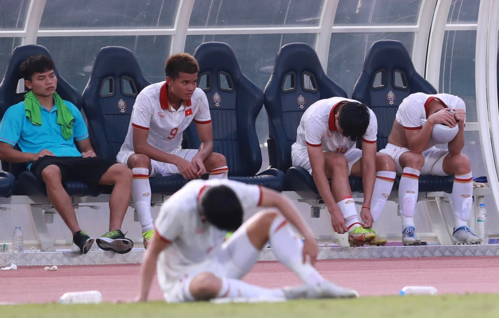 Bàn thua phút bù giờ khiến Việt Nam thành cựu vương SEA Games ảnh 26
