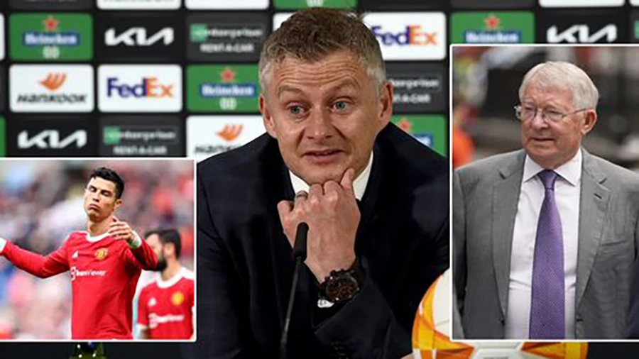 Solskjaer tiết lộ Sir Alex đã gọi điện cho mình gửi lời xin lỗi. ẢNH: MIRROR