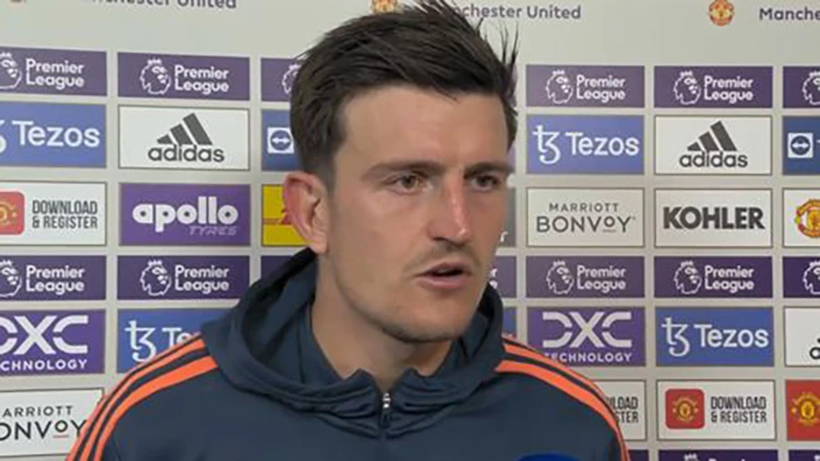 Maguire đánh giá Tuanzebe là thủ lĩnh trong phòng thay đồ MU. ẢNH: MIRROR